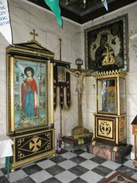 Σπυρίδωνος Κρητικού, ζωγράφου: Περιήγηση στον χώρο του Προνάου που περιβάλλει το Ιερό Αγίασμα του Ιστορικού Ναού της Παναγίας Τρυπητής (Τρίτο)